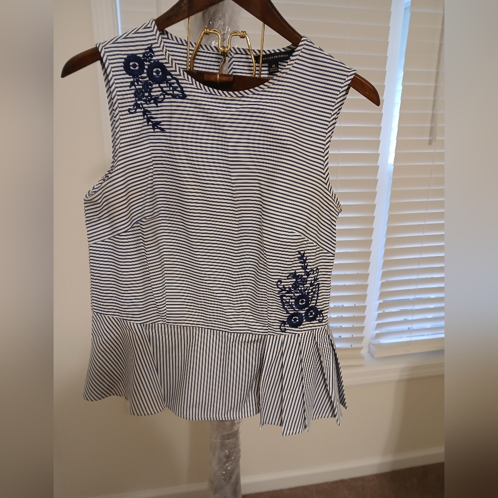 BROOKS BROTHERS STRIPED TAILORED PEBBLE TOP WITH SIDE ZIPPER Size 10